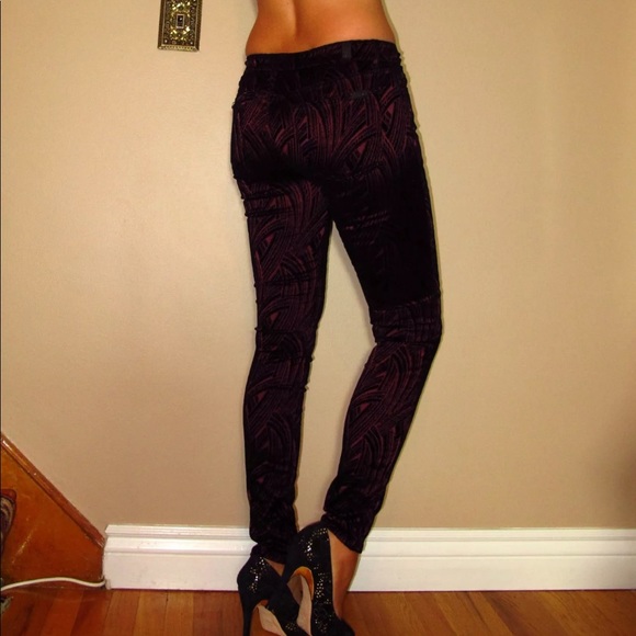 7 For All Mankind Burnt Velvet Skinny Pants Jeans Wine Red Black Size 26 New - Picture 2 of 8